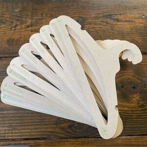 LOT 2 Ditto Hangers NexGen fiber paper sturdy eco friendly hangers pack of 20